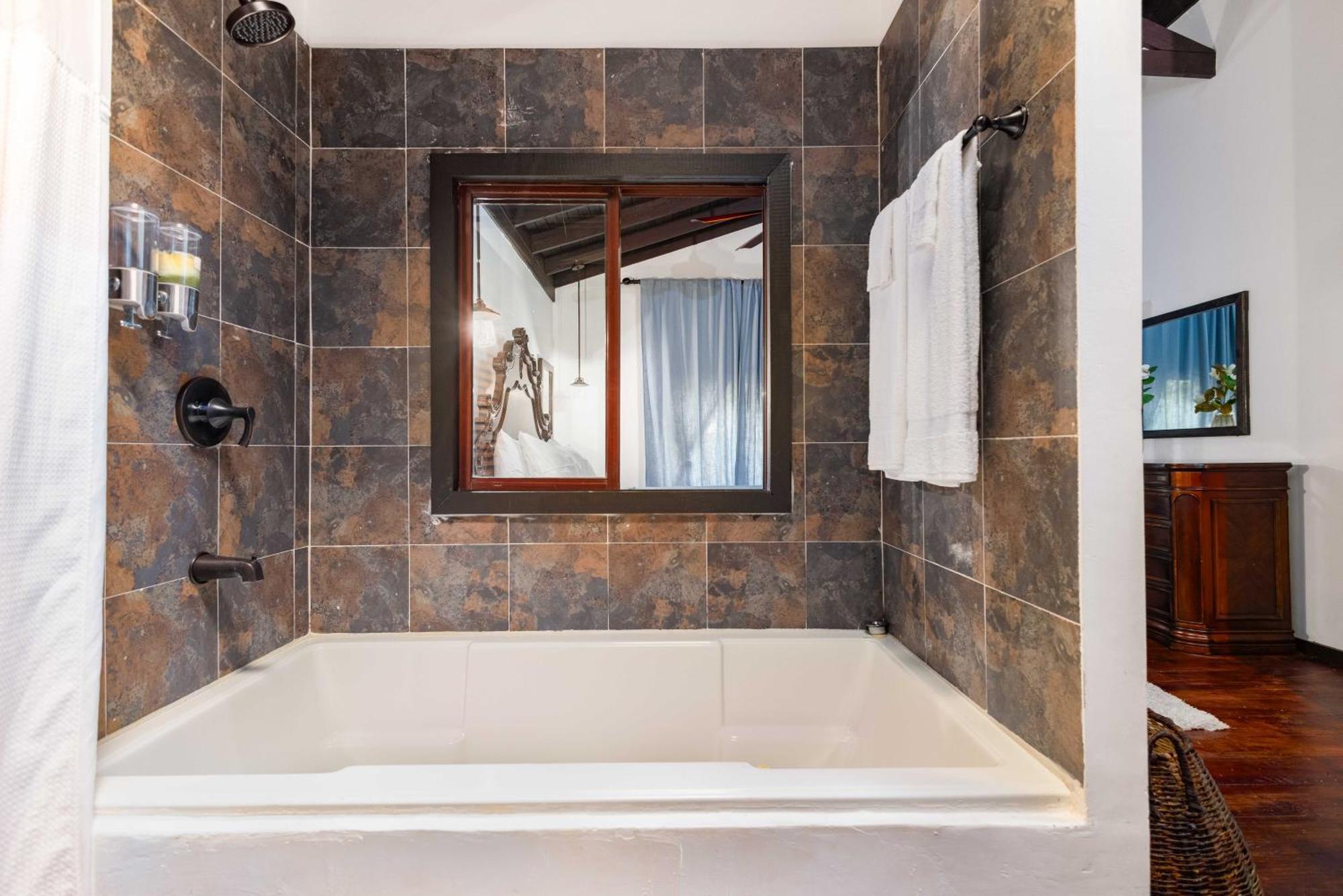 קינגסטון Serendipity Holistic Resort Spa מראה חיצוני תמונה